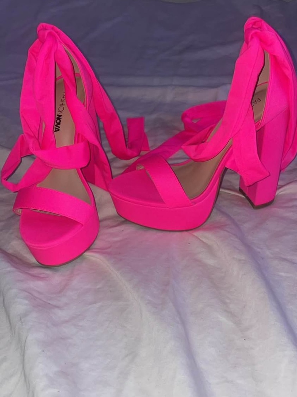 New Fashion Nova Neon Pink Heels 💖 - Picture 1 of 1